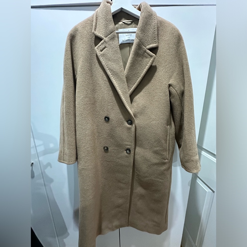 Only Worn once! Nearly brand new Aritzia Slouch Coat in camel color size M.